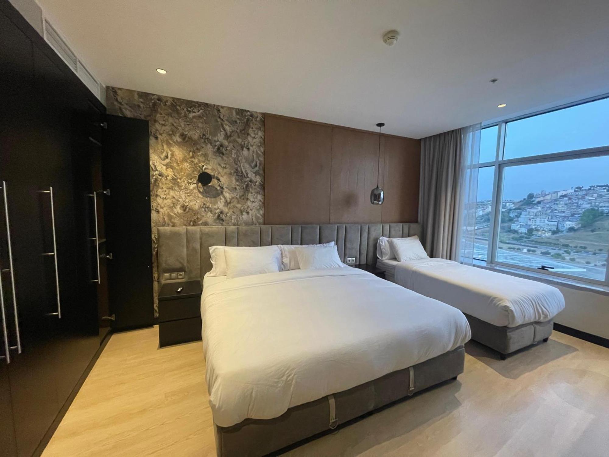 Hilton Penthouse 14
