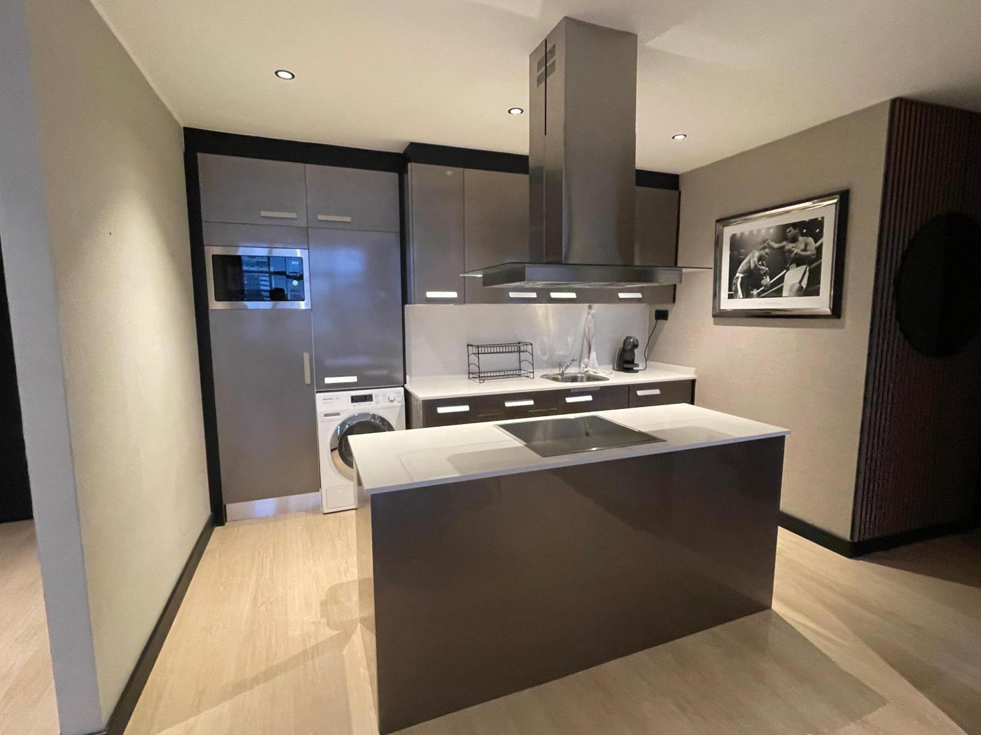 Hilton Penthouse 14